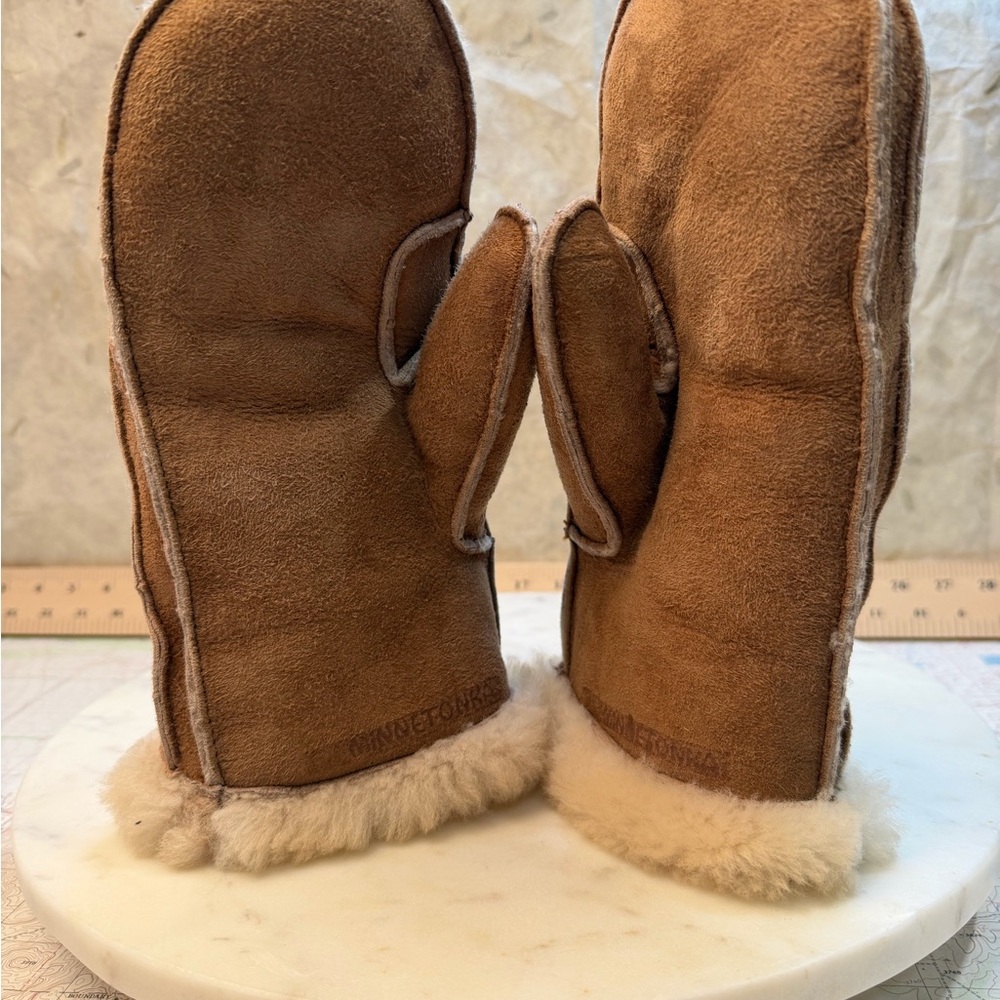 Minnetonka Brown Shearling Mittens - Picture 8 of 8